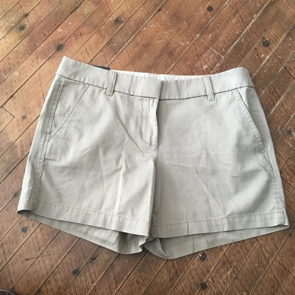 J Crew tan flat front size 6 shorts